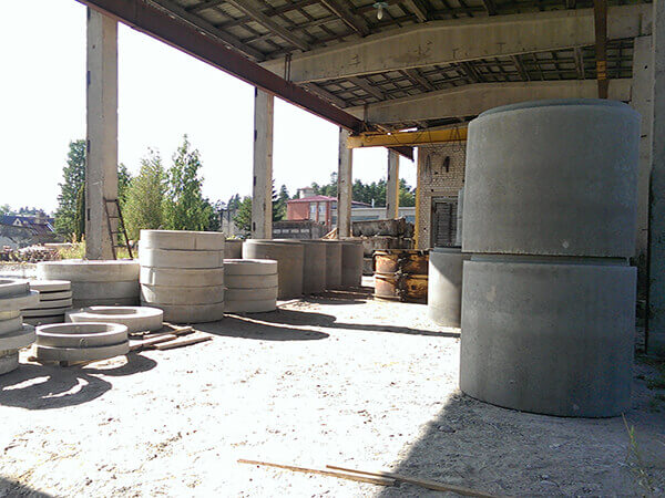 Dzelzsbetona izstrādājumi Aku grodi, vāki, pamati, meliorācijas izteku teknes, betona virsbūves. 